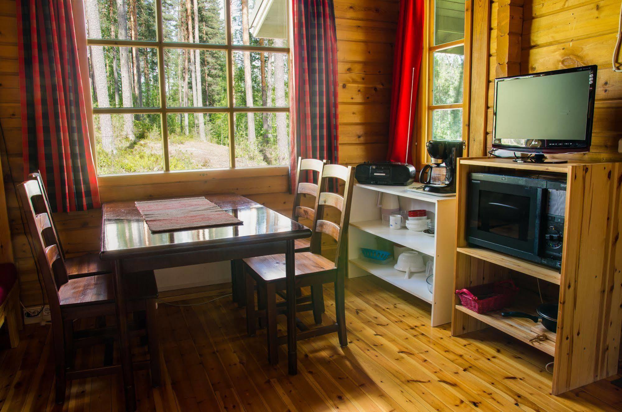 Ahvenlampi Camping Сааріярві Екстер'єр фото