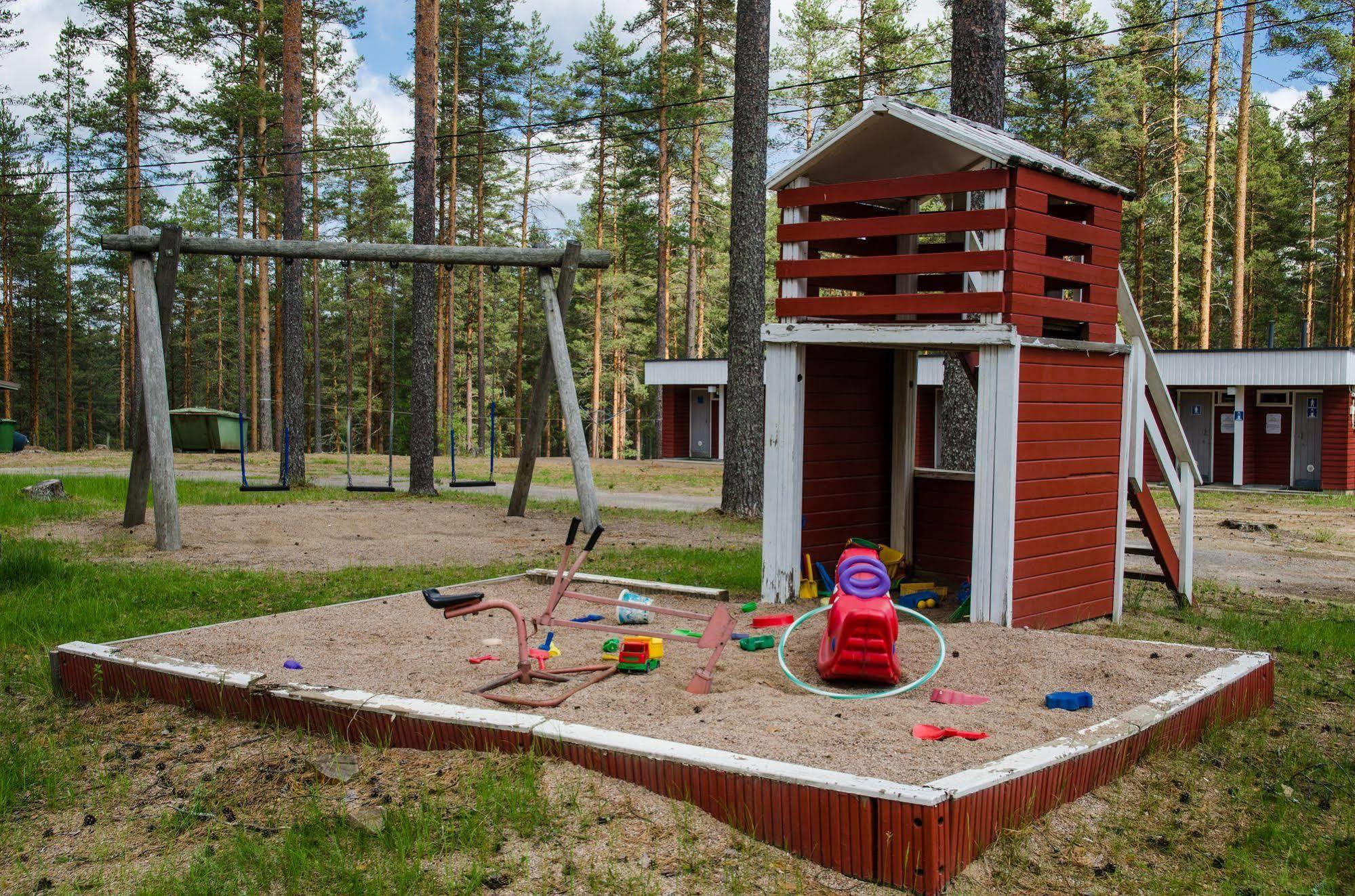 Ahvenlampi Camping Сааріярві Екстер'єр фото
